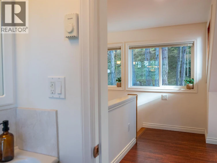 9868 Castle Road, Pender Island, BC, V0N 2M3 - 27