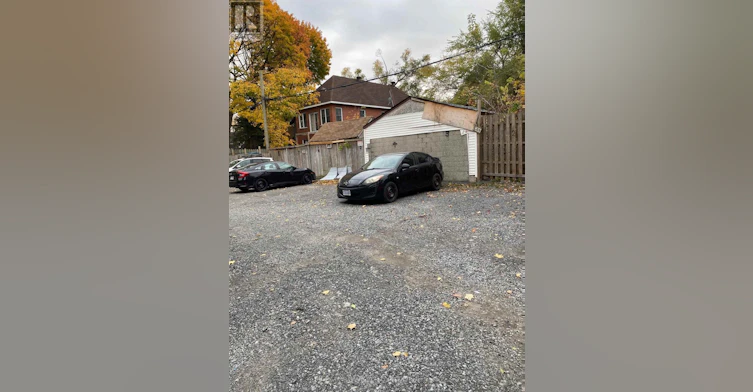 260 Bronson Avenue N, Ottawa, ON, K1R 6H8 - 5