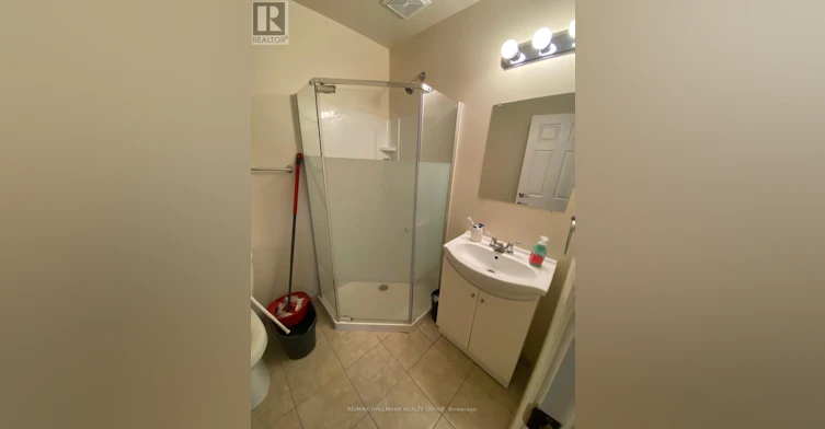 260 Bronson Avenue N, Ottawa, ON, K1R 6H8 - 9