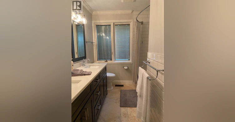 3538 Queen Street, Plympton-Wyoming, ON, N0N 1E0 - 8