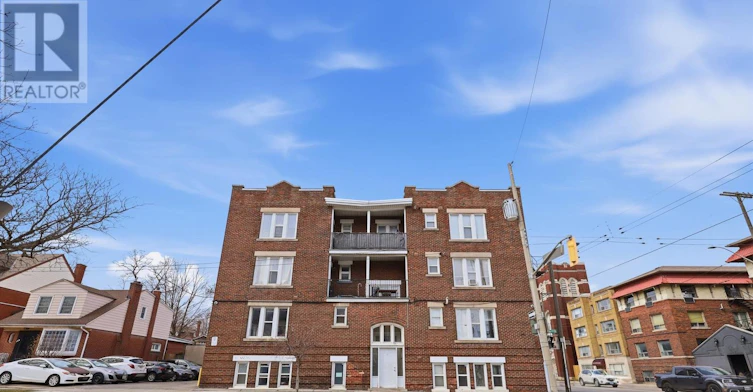 7-120 Sherman Avenue S, Hamilton, ON, L8M 2P9 - 2