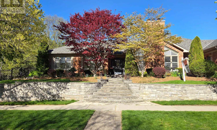 448 Grangeover Crescent