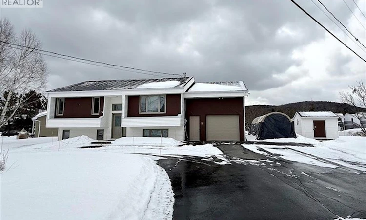 84 Aqueduc Street