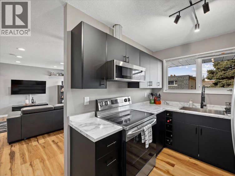 2-1291 Bernard Avenue, Kelowna, BC, V1Y 6R3 - 10