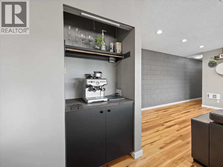 2-1291 Bernard Avenue, Kelowna, BC, V1Y 6R3 - 8