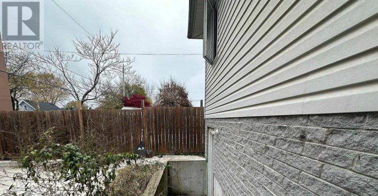 975 Albert Road, Windsor, ON, N8Y 3P1 - 20