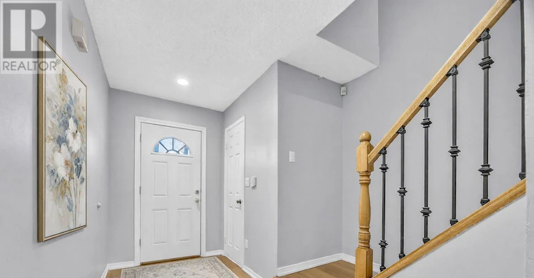 59-2 Royalwood Court, Hamilton, ON, L8E 4Z1 - 2