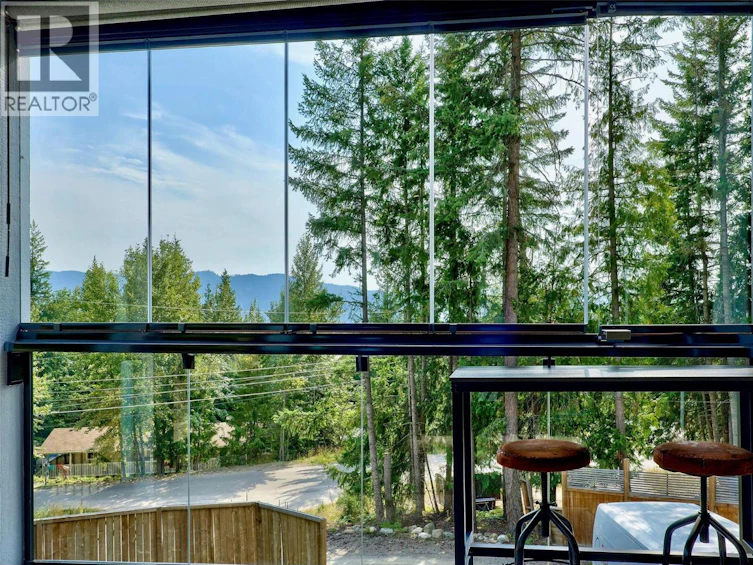 2731 Fairview Road, Anglemont, BC, V0E 1M8 - 5