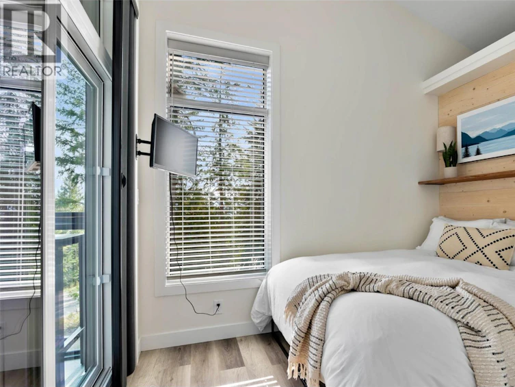 2731 Fairview Road, Anglemont, BC, V0E 1M8 - 13