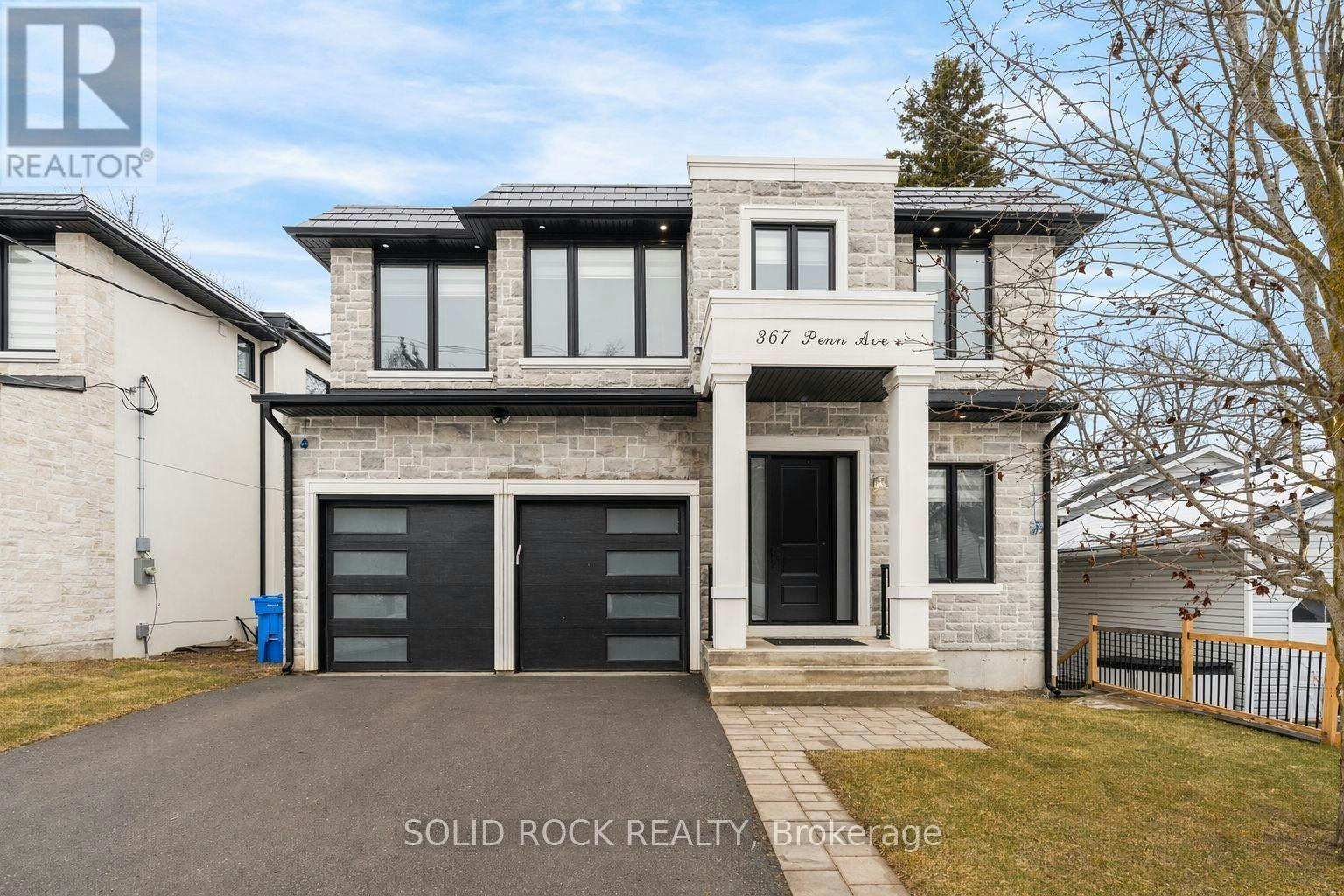 367 Penn Avenue, Newmarket, ON, L3Y 2S7