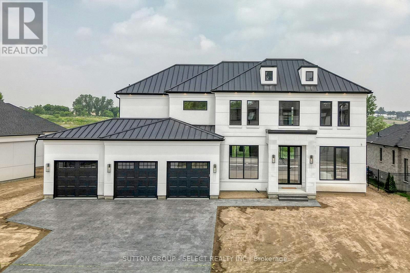 169 Edgewater Boulevard, Komoka, ON, N0L 1R0