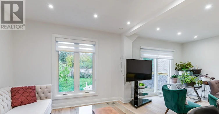 BED 2-54 Campbell Avenue, Vaughan, ON, L4J 4Y7 - 14