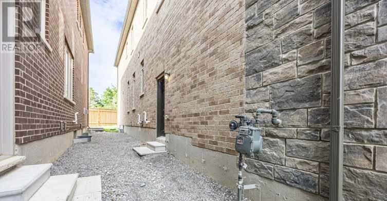 17-400 Finch Avenue, Pickering, ON, L1V 0G7 - 4