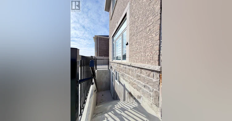 LOWER-1 Kenneth Ross Bend, East Gwillimbury, ON, L9N 0T7 - 23