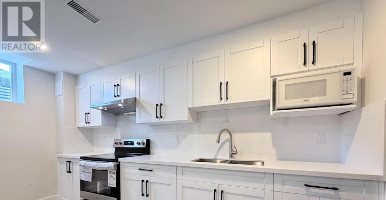 LOWER-1 Kenneth Ross Bend, East Gwillimbury, ON, L9N 0T7