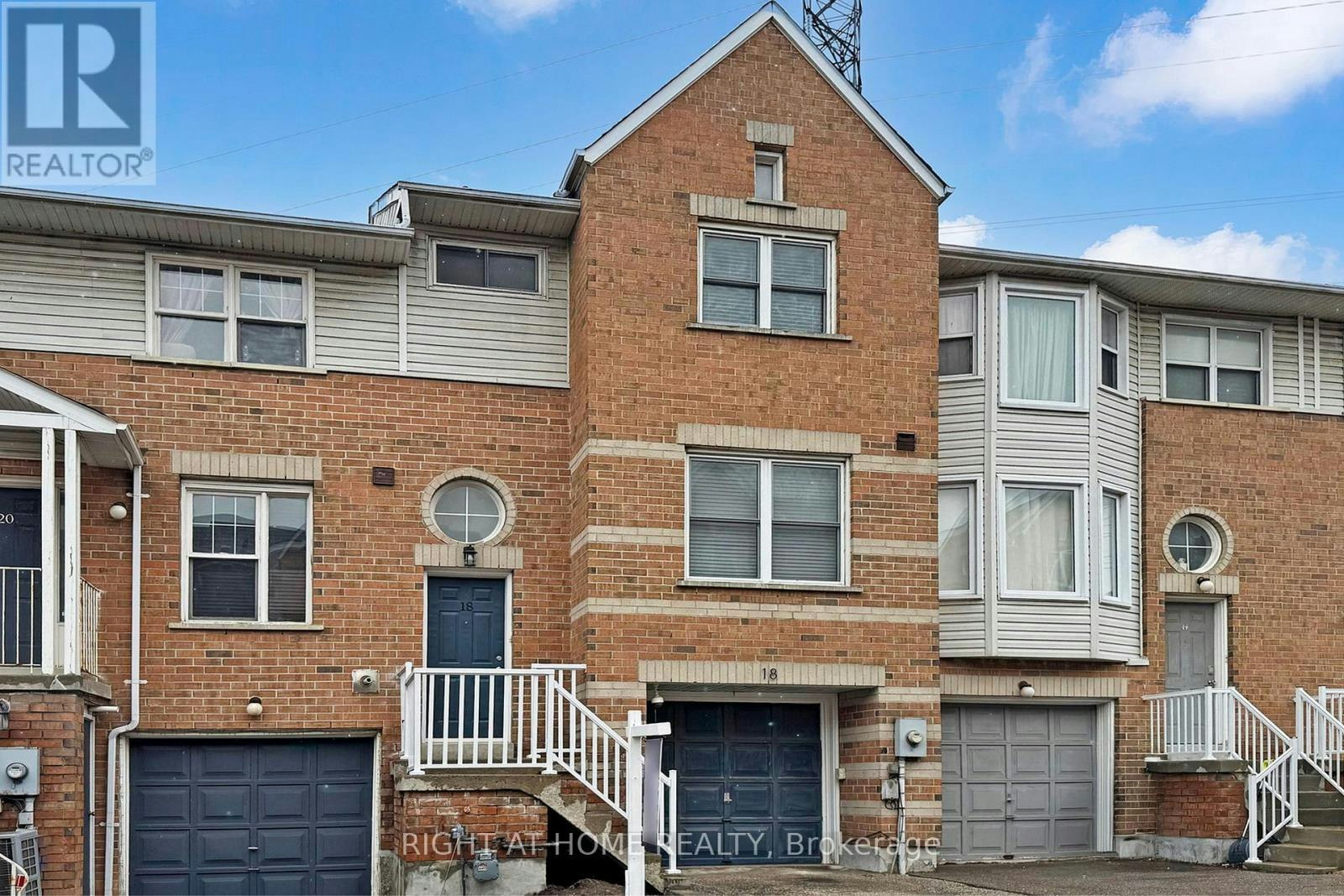18 Brandy Lane Way, Newmarket, ON, L3Y 8P7