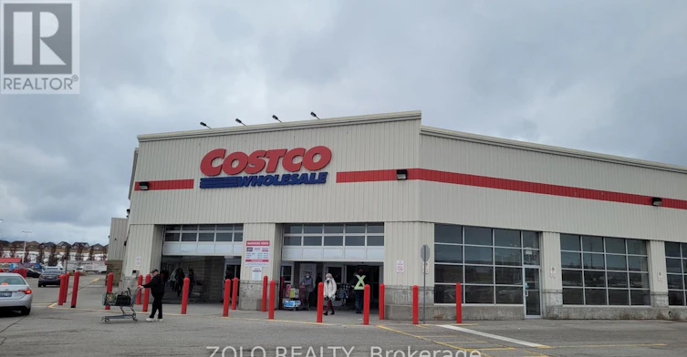 2-17 Lytham Green Circle Circle, Newmarket, ON, L3Y 0H4 - 13