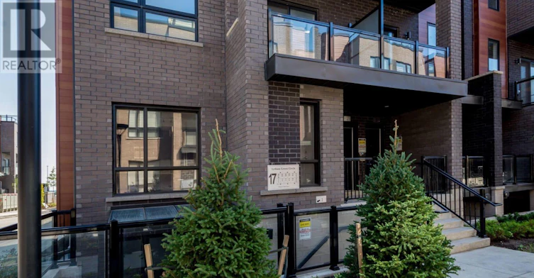 2-17 Lytham Green Circle Circle, Newmarket, ON, L3Y 0H4