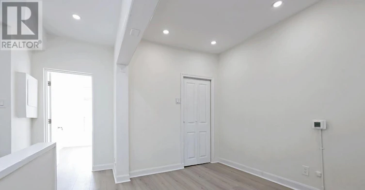 952 Queen Street E, Toronto, ON, M4M 1J7 - 3