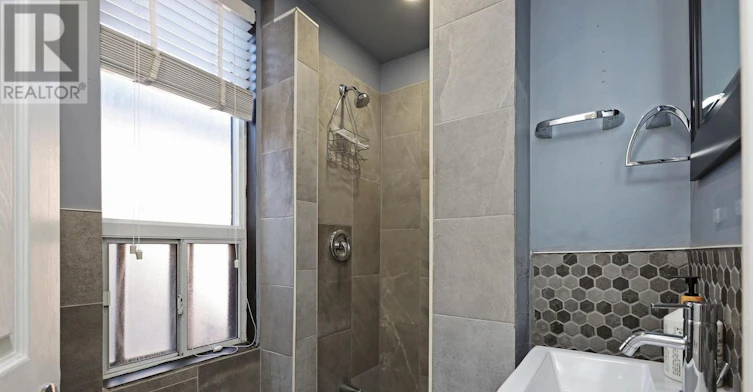 952 Queen Street E, Toronto, ON, M4M 1J7 - 12