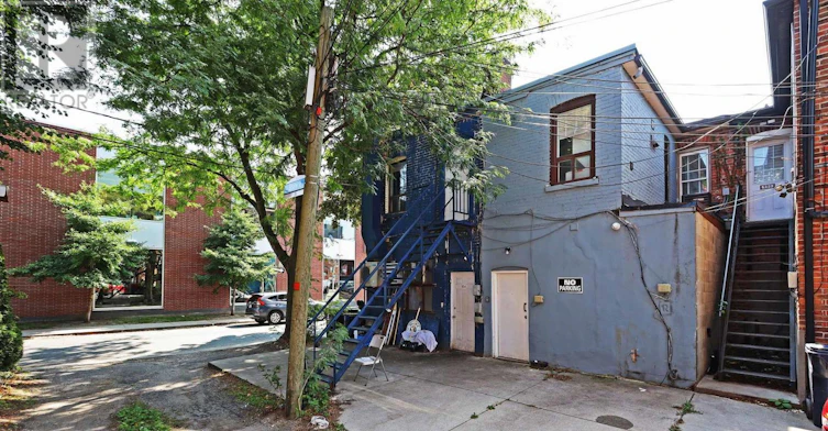 952 Queen Street E, Toronto, ON, M4M 1J7 - 14