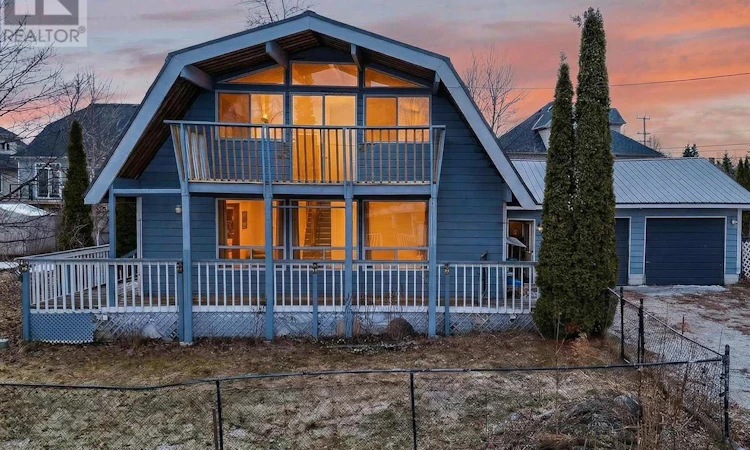 13 Bayview Avenue
