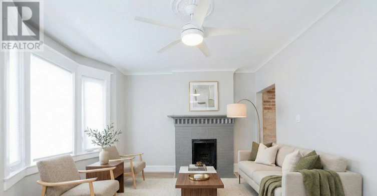 UPPER-15 Indian Rd Crescent, Toronto, ON, M6P 2E9 - 3