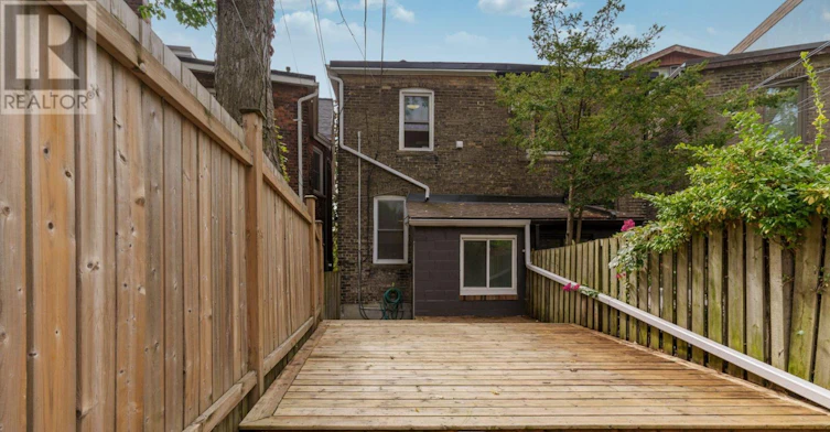 UPPER-15 Indian Rd Crescent, Toronto, ON, M6P 2E9 - 33