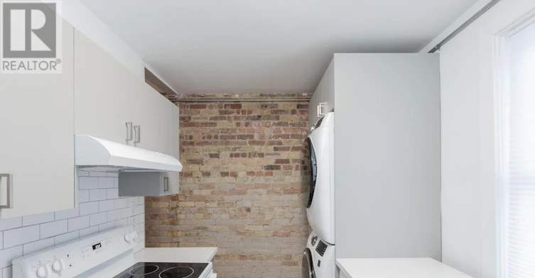 UPPER-15 Indian Rd Crescent, Toronto, ON, M6P 2E9 - 14