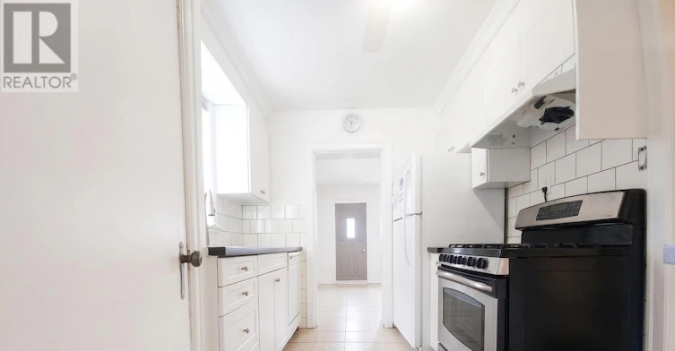 57 Trowell Avenue, Toronto, ON, M6M 1L5 - 6