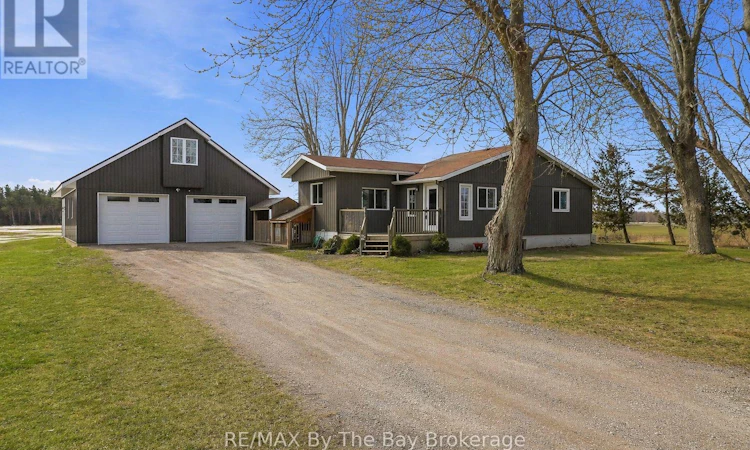 2533 Flos 3 Road W