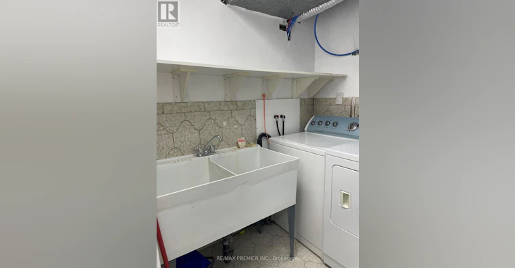 LOWER-45 Lapp Street, Toronto, ON, M6N 3W5 - 11