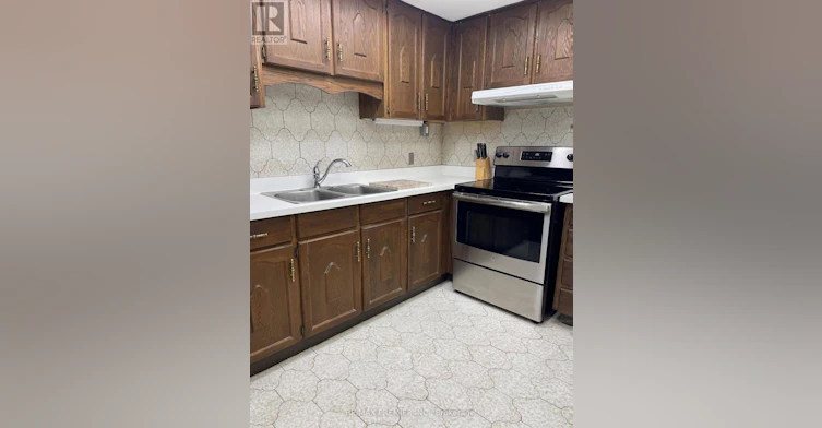 LOWER-45 Lapp Street, Toronto, ON, M6N 3W5 - 7