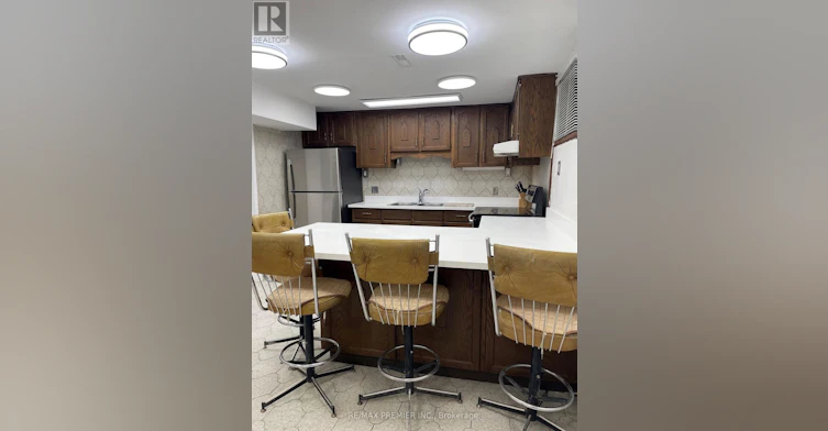 LOWER-45 Lapp Street, Toronto, ON, M6N 3W5 - 5