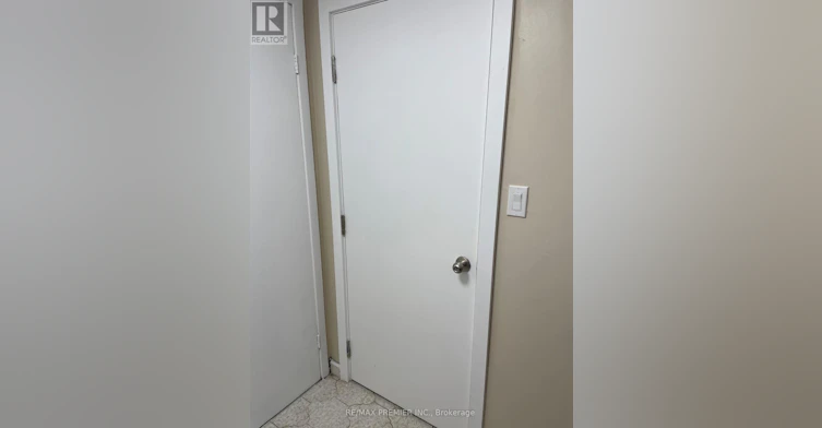 LOWER-45 Lapp Street, Toronto, ON, M6N 3W5 - 3