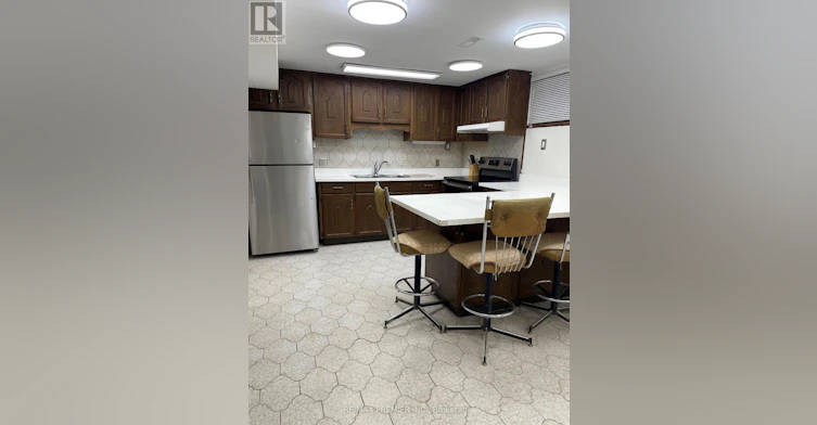 LOWER-45 Lapp Street, Toronto, ON, M6N 3W5 - 6