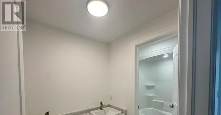 3 - UPPER-7489 Marvel Drive, Niagara Falls, ON, L2H 3V7 - 4