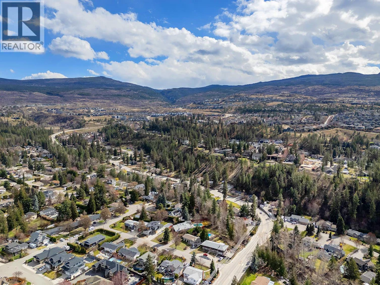 4700 Gordon Drive, Kelowna, BC, V1W 4P4 - 47