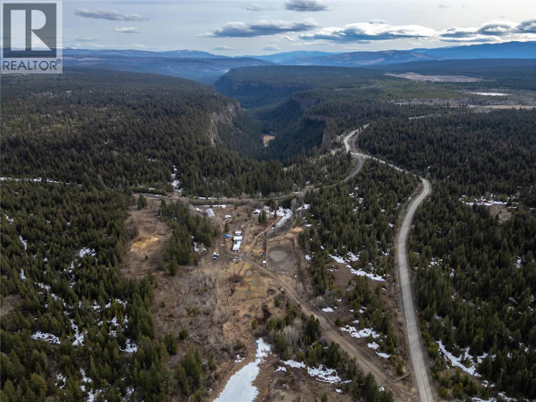 1556 Chasm Road, Clinton, BC, V0K 1K0 - 39