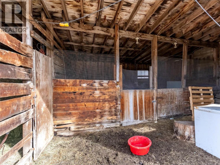 1556 Chasm Road, Clinton, BC, V0K 1K0 - 48