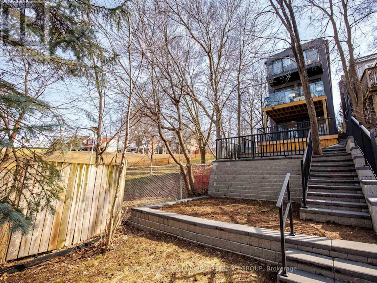90 Lynn Avenue EAST, Toronto, ON, M4C 3X2 - 43