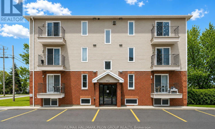 100-902 Notre Dame Street