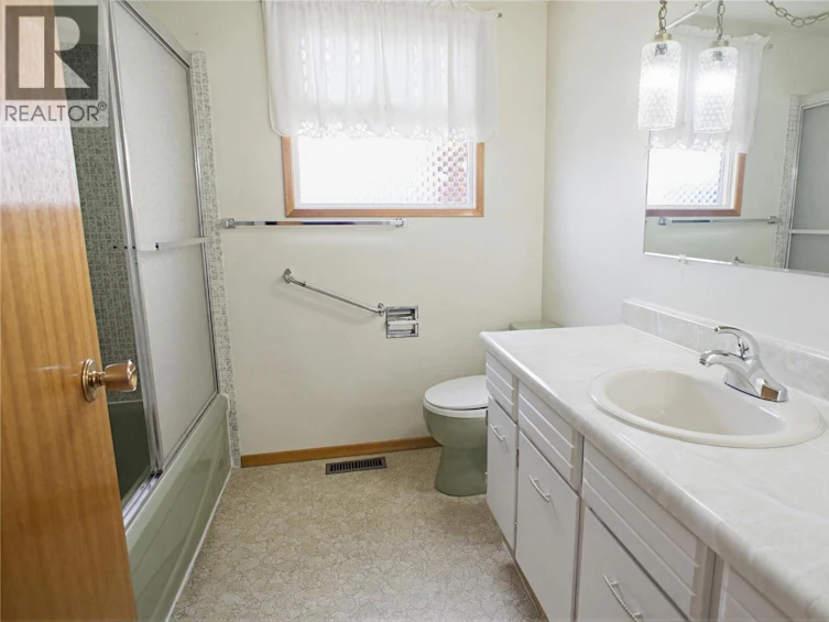 650 13th Avenue, Kamloops, BC, V2C 3Y9 - 25