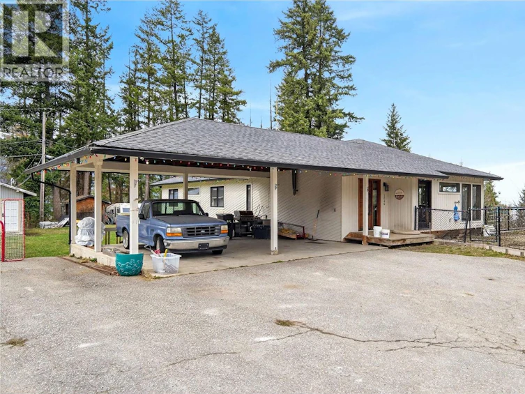 1040 SE Old Auto Road, Salmon Arm, BC, V1E 2P5 - 2