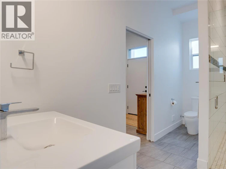 1220 Ponds Avenue, Kelowna, BC, V1W 5N1 - 56