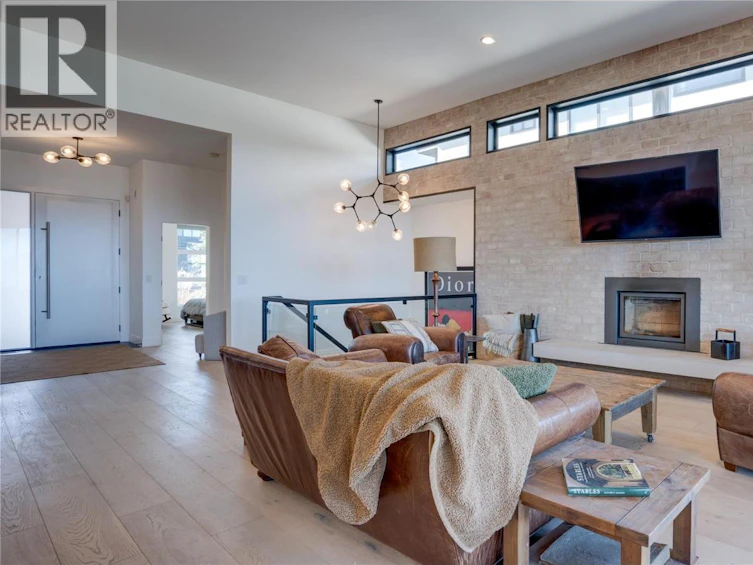 1220 Ponds Avenue, Kelowna, BC, V1W 5N1 - 20