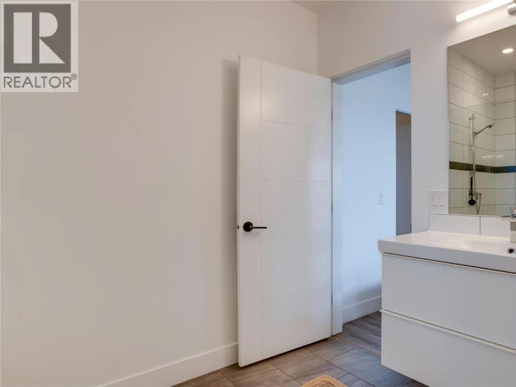 1220 Ponds Avenue, Kelowna, BC, V1W 5N1 - 59