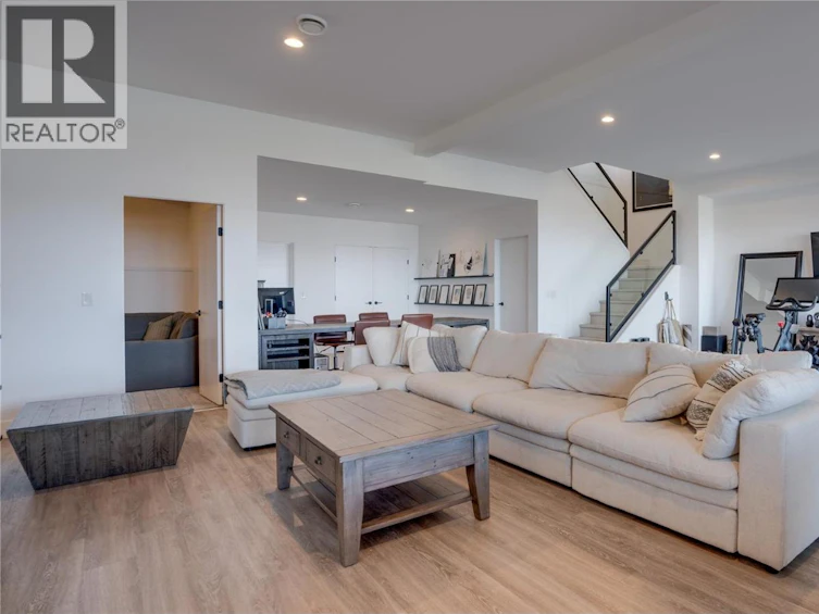 1220 Ponds Avenue, Kelowna, BC, V1W 5N1 - 37