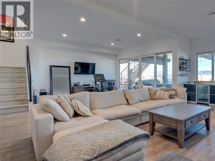 1220 Ponds Avenue, Kelowna, BC, V1W 5N1 - 47