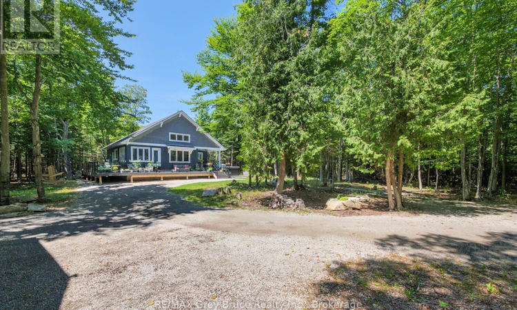 110 Maple Golf Crescent